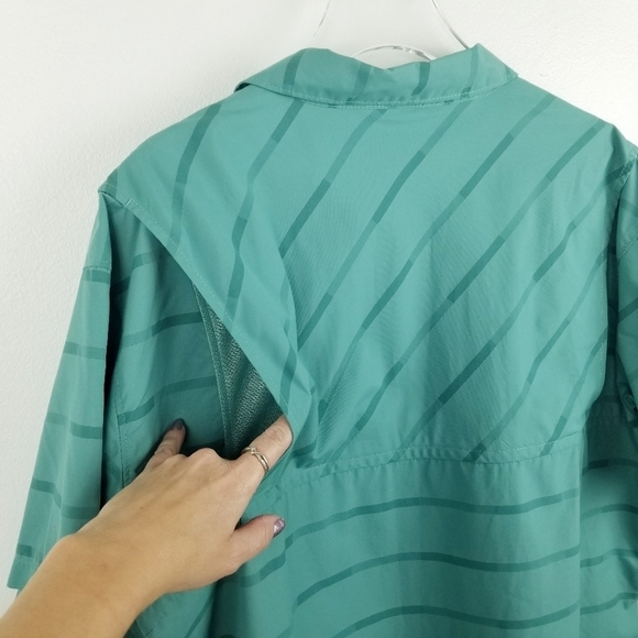 Columbia Men's Teal Striped Short Sleeve Collared Button Front Shirt - Picture 6 of 8